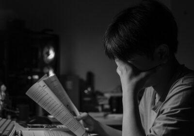 تقنيات الاسترخاء الذهني (Mindfulness) لزيادة التركيز وتقليل التوتر للطلاب